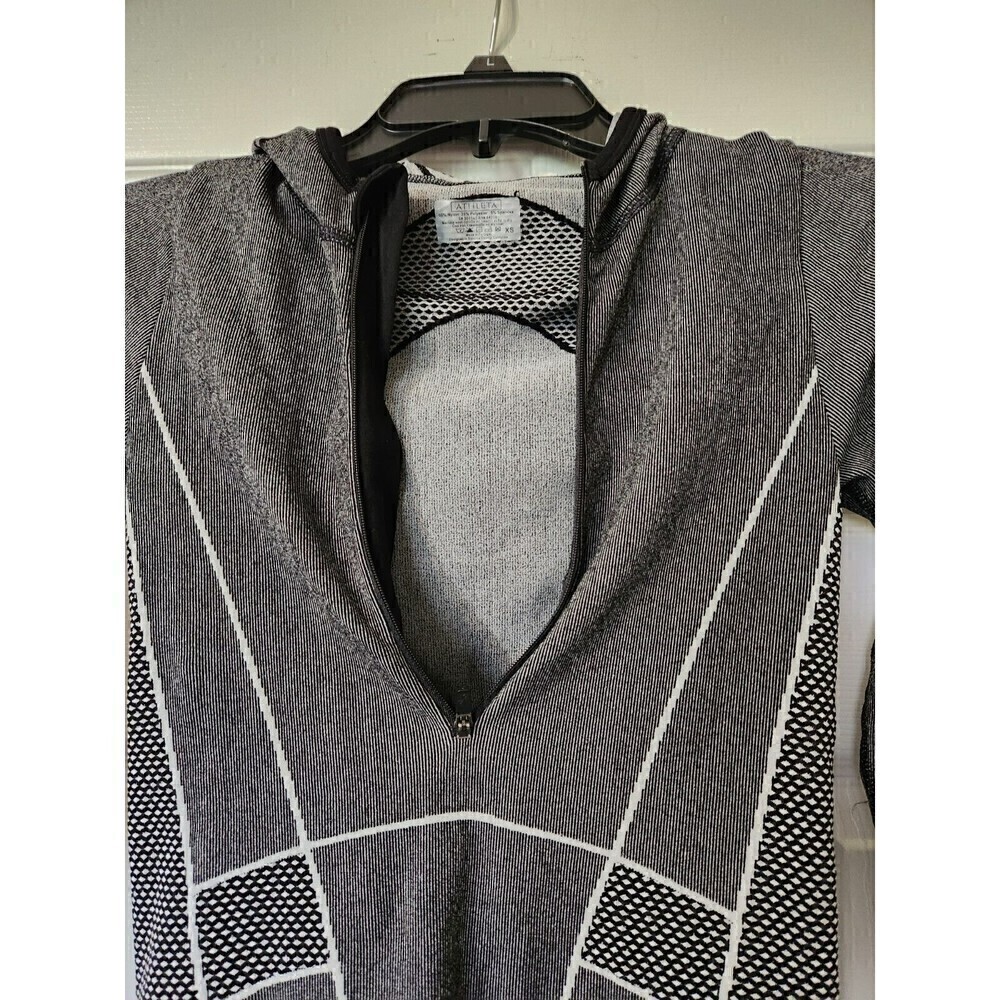 Athleta 1/2 Zip Jacket Hooded Sx XS Grey With Black Floral Accent EUC - Picture 4 of 8